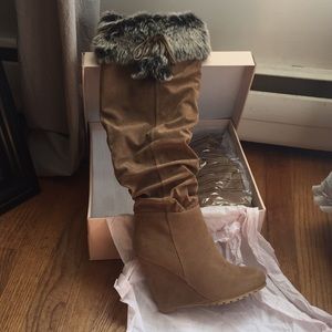 Knee-high wedge boots!